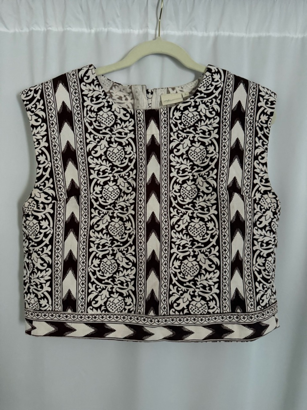 Julia Amory Sleeveless Brown & White Crop Top